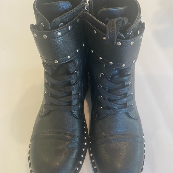 Sam Edelman Jennifer Studded Moto Combat Boot Black Size 4 - Picture 4 of 7